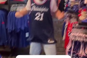 阿拉维斯vs西班牙人直播在线观看免费_阿拉维斯vs西班牙人直播今日免费_阿拉维斯vs西班牙人视频免费直播你将会选择哪件球衣？76人新赛季阵容星光熠熠