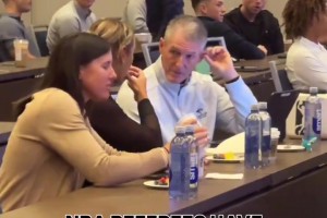 埃弗顿vs曼彻斯特联直播在线观看_埃弗顿vs曼彻斯特联高清回放_埃弗顿vs曼彻斯特联直播免费观看新赛季判罚尺度如何？NBA召开裁判季前训练营